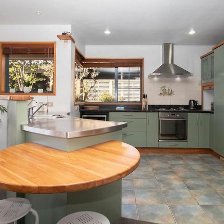 Beachfront Bliss On Wanaka Terrace Support Local Vila New Plymouth Exterior foto