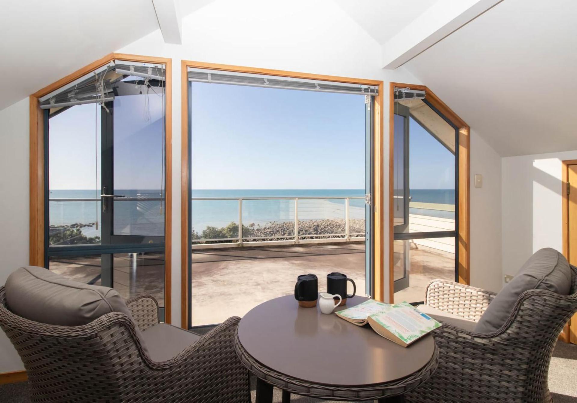 Beachfront Bliss On Wanaka Terrace Support Local Vila New Plymouth Exterior foto
